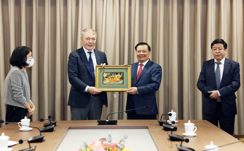 Promoting cultural tourism cooperation between Hanoi and Russian localities